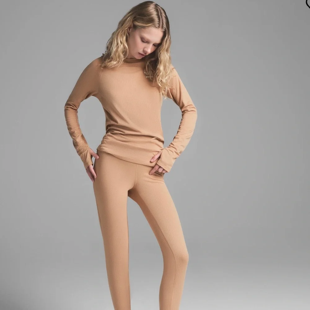 NORTH FACE X SKIMS DOTKNIT LONG SLEEVE TOP Ochre sz M

COLLECTION SOLD OUT - Picture 3 of 7
